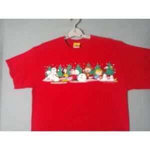 vintage peanuts TT shirt mens Medium red christmas snoopy charlie brown Snow